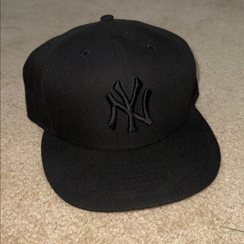 NY New Era Black 59FIFTY Fitted Hat